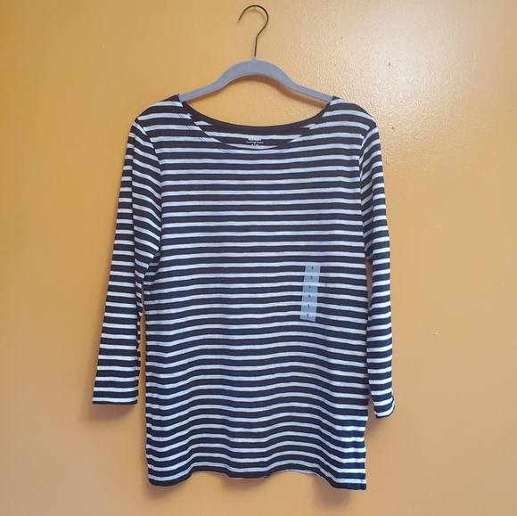 Old Navy Tops - NWT Old Navy striped tee